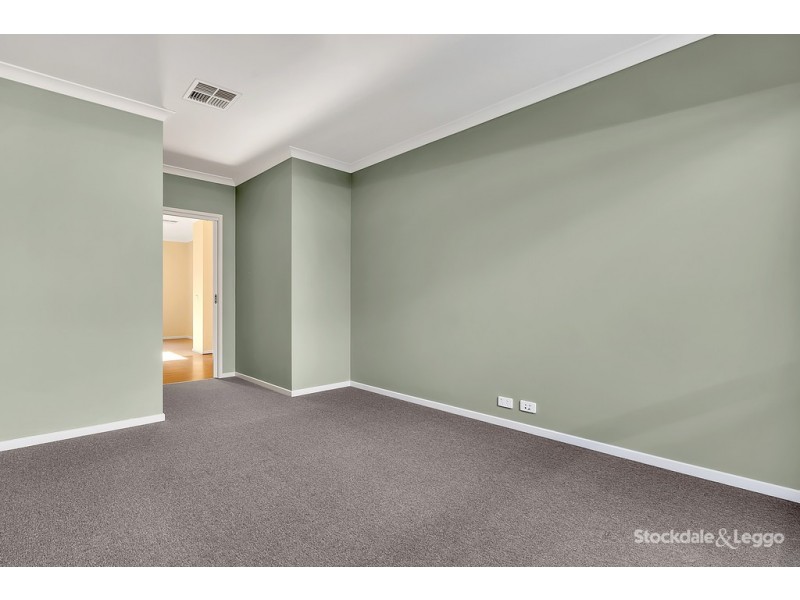 9 Calypso Drive, Mickleham VIC 3064