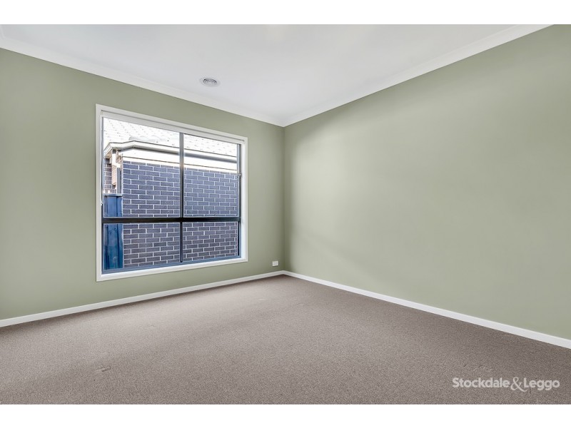 9 Calypso Drive, Mickleham VIC 3064