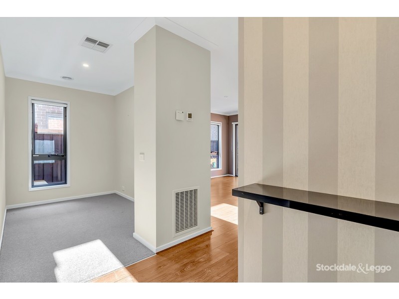 9 Calypso Drive, Mickleham VIC 3064