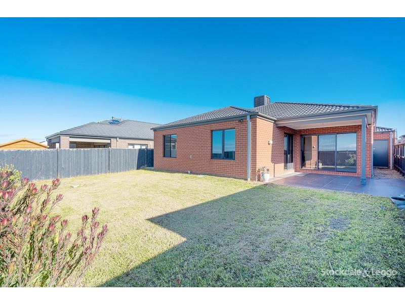 9 Calypso Drive, Mickleham VIC 3064