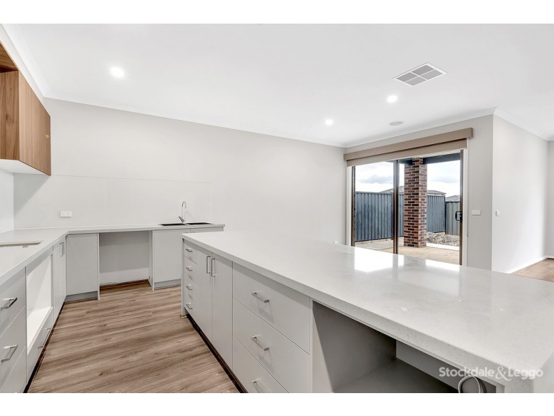 7 Elvire Road, Craigieburn VIC 3064