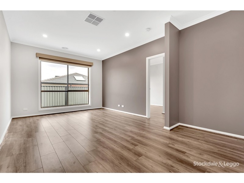 7 Elvire Road, Craigieburn VIC 3064