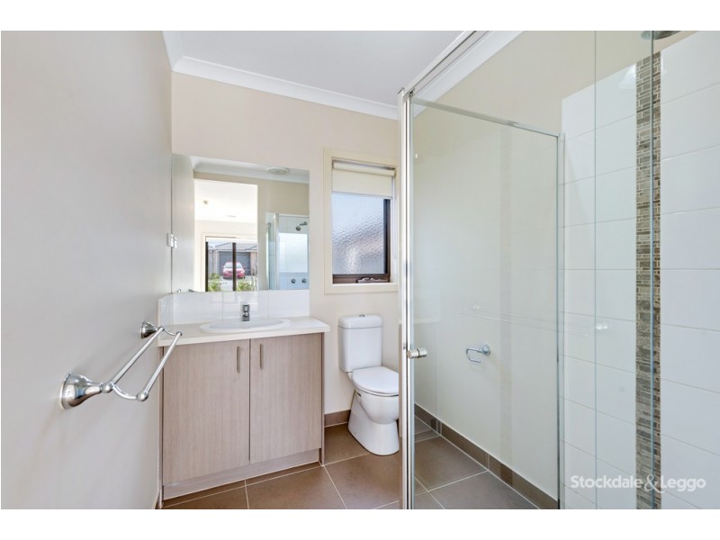 27 Bradshaw Avenue, Craigieburn VIC 3064