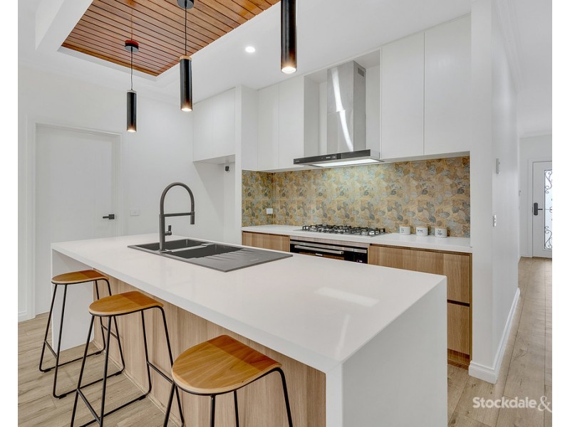 11 Morang Street, Mickleham VIC 3064