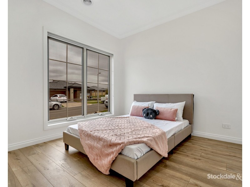 11 Morang Street, Mickleham VIC 3064