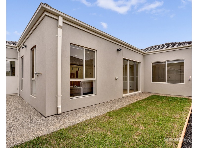 11 Morang Street, Mickleham VIC 3064