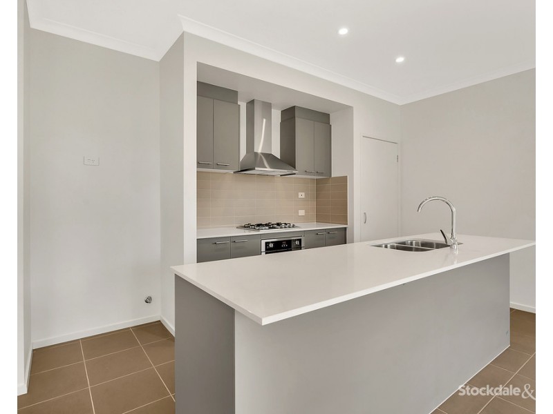 17 Vere Way, Mickleham VIC 3064