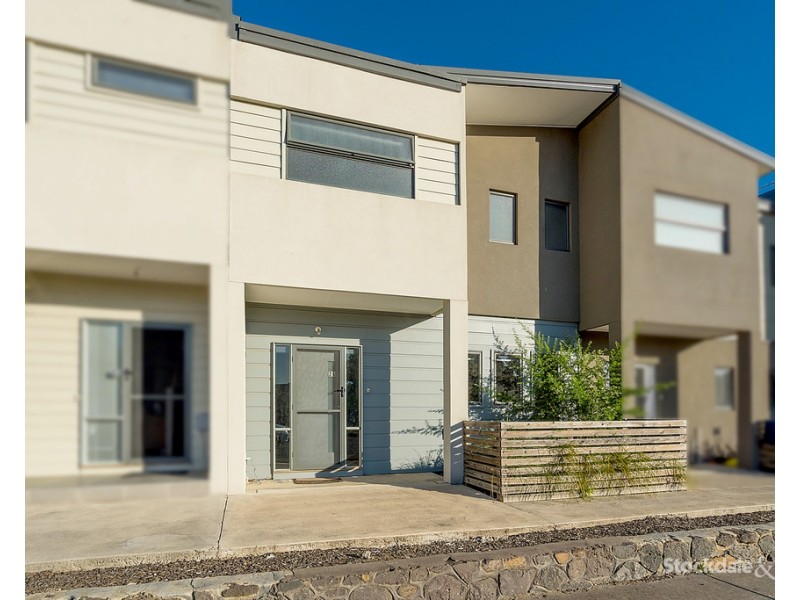 24/20 Hyde Park Avenue, Craigieburn VIC 3064