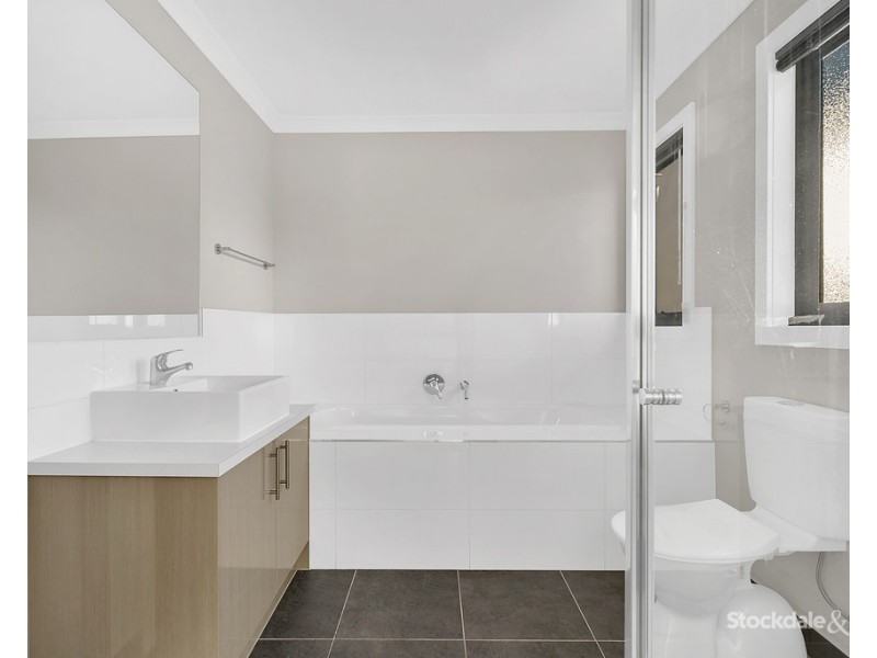 24/20 Hyde Park Avenue, Craigieburn VIC 3064