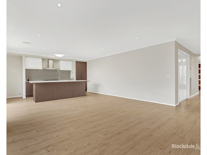 13 Peppertree Parade, Craigieburn VIC 3064