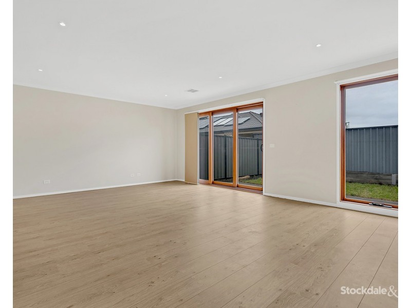 13 Peppertree Parade, Craigieburn VIC 3064