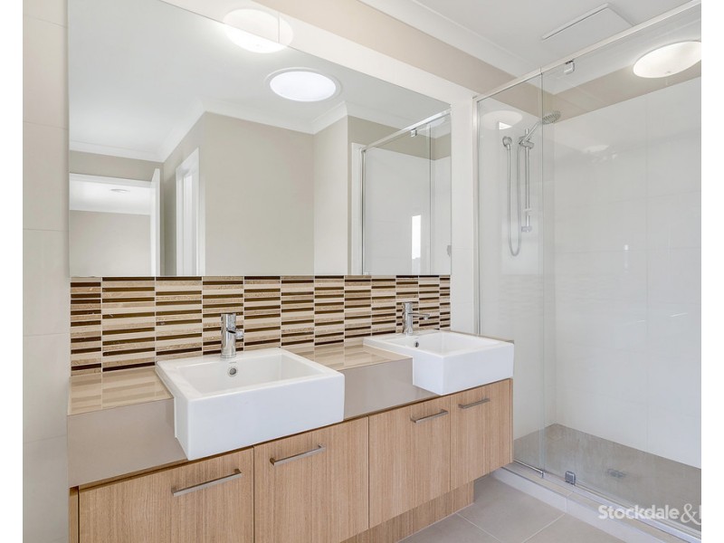 13 Peppertree Parade, Craigieburn VIC 3064