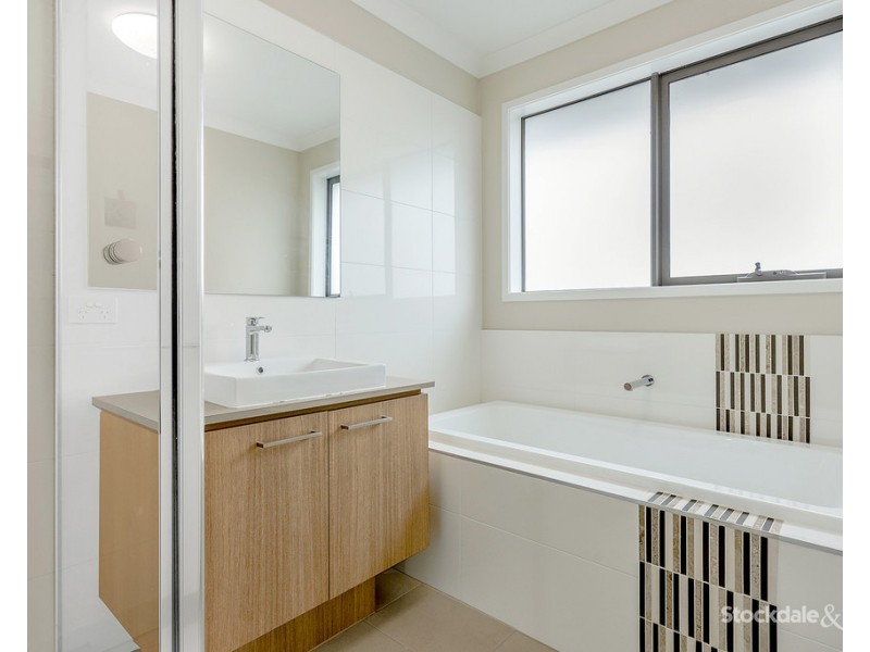 13 Peppertree Parade, Craigieburn VIC 3064