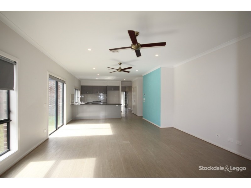 17 Brewster Drive, Kalkallo VIC 3064