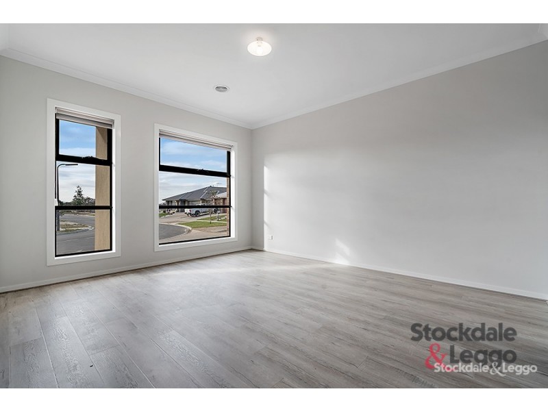 51 Falstone Circuit, Mickleham VIC 3064