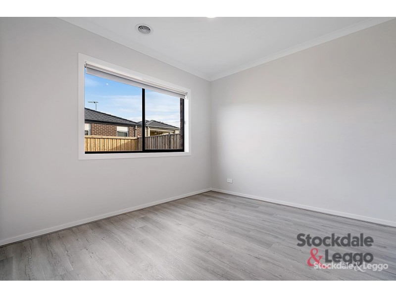 51 Falstone Circuit, Mickleham VIC 3064