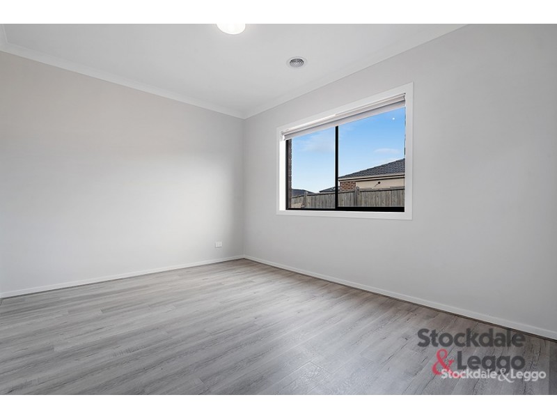 51 Falstone Circuit, Mickleham VIC 3064