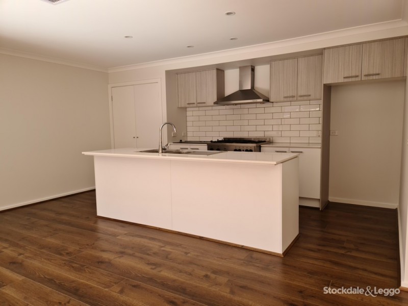 31 Latchford Drive, Mickleham VIC 3064