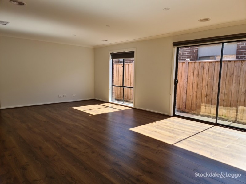 31 Latchford Drive, Mickleham VIC 3064