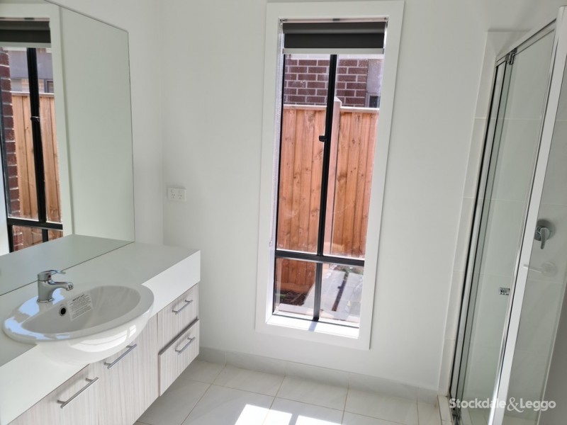 31 Latchford Drive, Mickleham VIC 3064