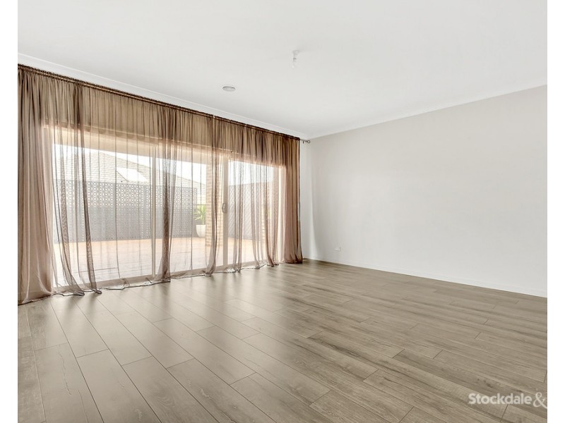 7 Cradle Mountain Drive, Craigieburn VIC 3064