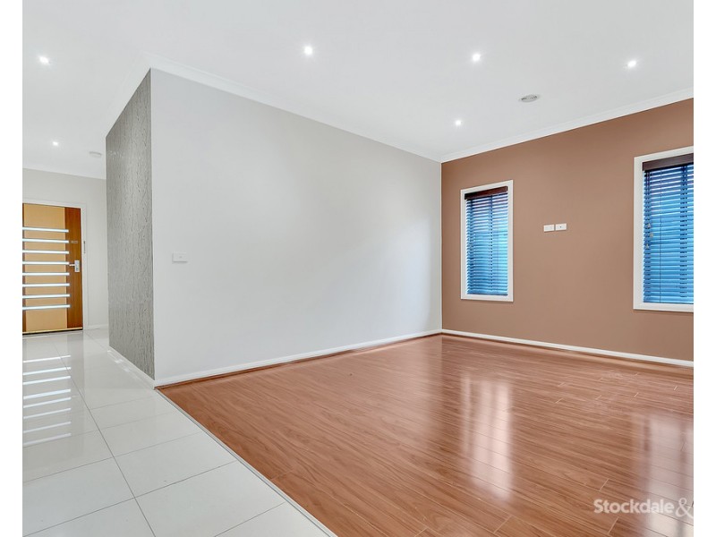 11 Pearce Way, Craigieburn VIC 3064