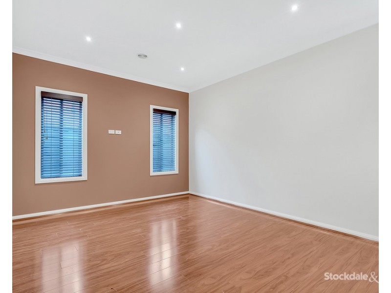 11 Pearce Way, Craigieburn VIC 3064
