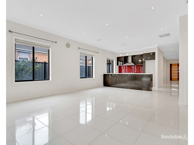 11 Pearce Way, Craigieburn VIC 3064