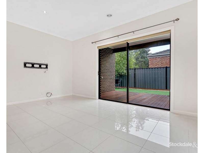11 Pearce Way, Craigieburn VIC 3064