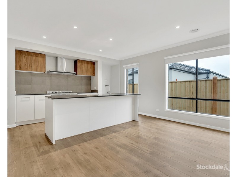 66 Fewster Circuit, Mickleham VIC 3064