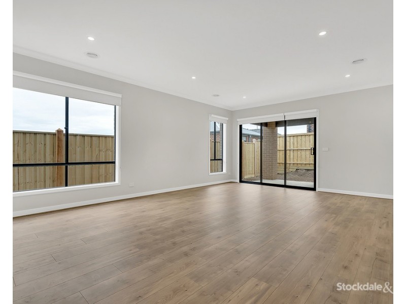 66 Fewster Circuit, Mickleham VIC 3064