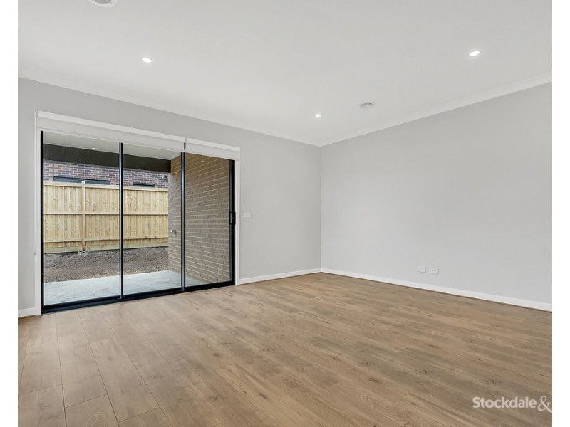 66 Fewster Circuit, Mickleham VIC 3064