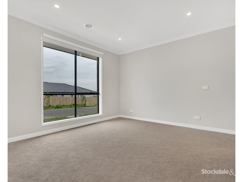 66 Fewster Circuit, Mickleham VIC 3064