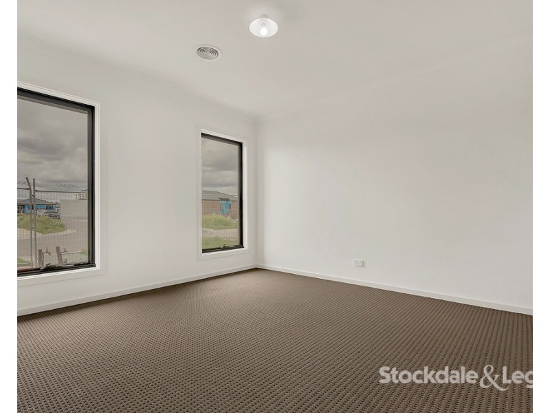 24 Rialto Circuit, Craigieburn VIC 3064