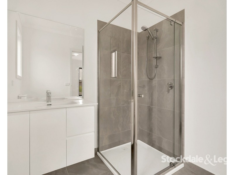 24 Rialto Circuit, Craigieburn VIC 3064