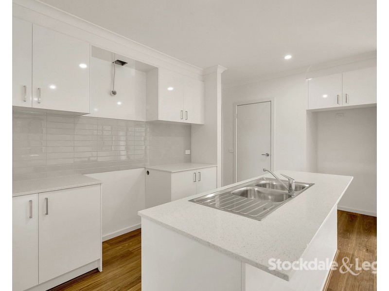 24 Rialto Circuit, Craigieburn VIC 3064