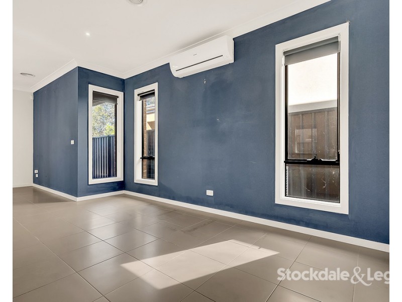 42 Highbury Circuit, Craigieburn VIC 3064