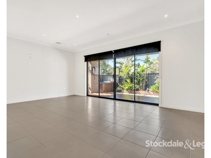 42 Highbury Circuit, Craigieburn VIC 3064