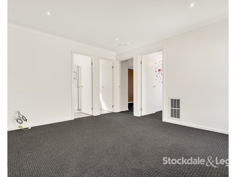 42 Highbury Circuit, Craigieburn VIC 3064