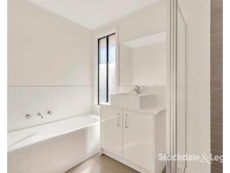 42 Highbury Circuit, Craigieburn VIC 3064