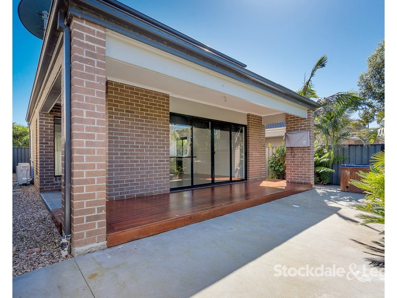 42 Highbury Circuit, Craigieburn VIC 3064