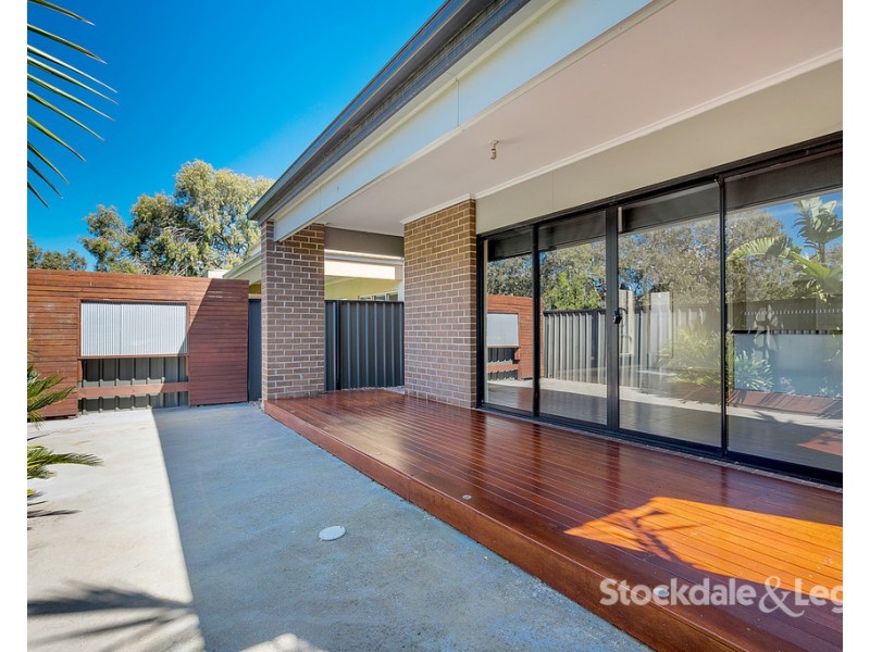 42 Highbury Circuit, Craigieburn VIC 3064