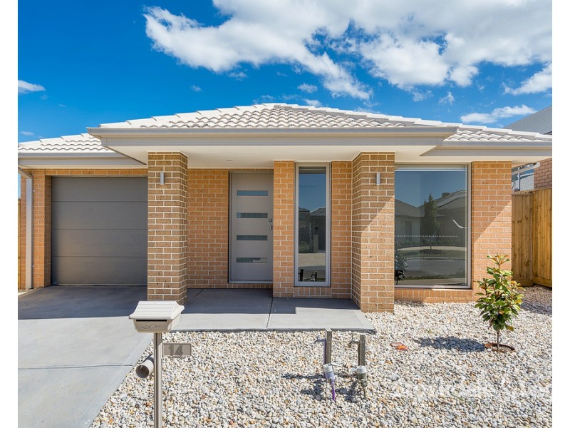 14 Welland Drive, Mickleham VIC 3064