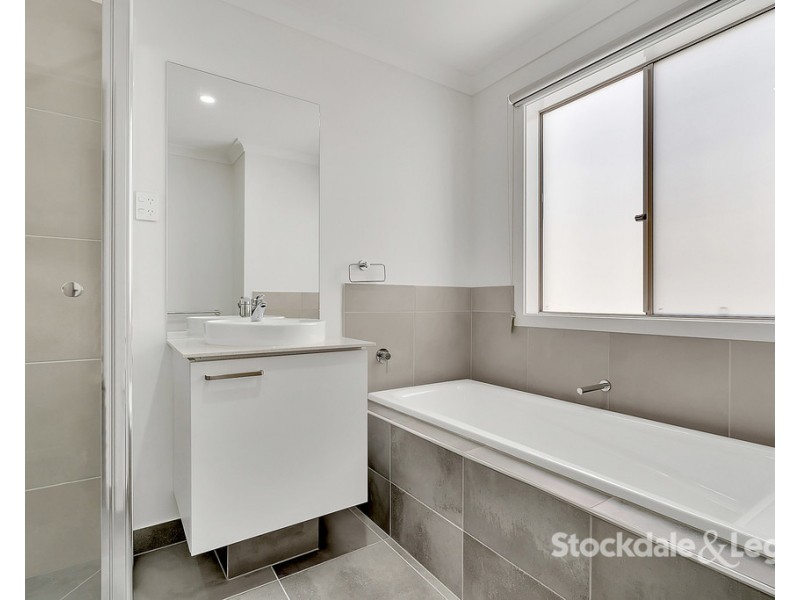 14 Welland Drive, Mickleham VIC 3064