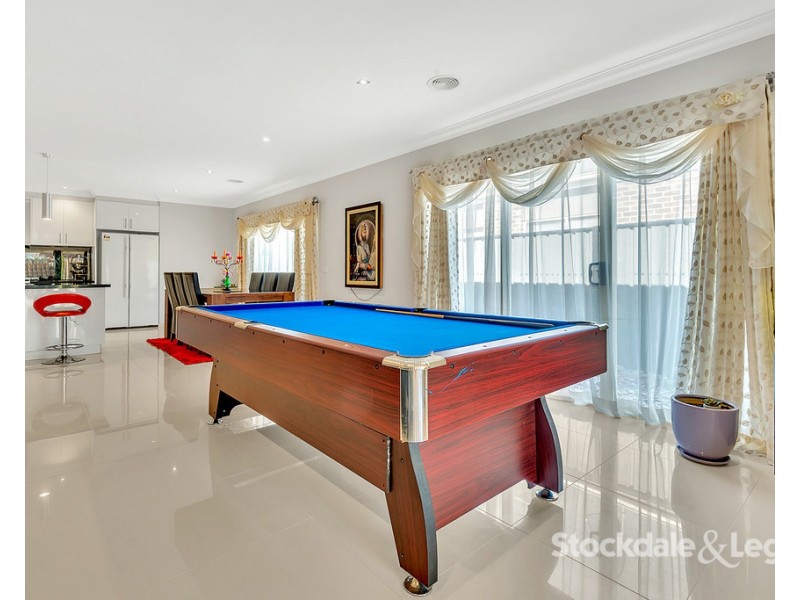 33 Thorngrove Avenue, Craigieburn VIC 3064