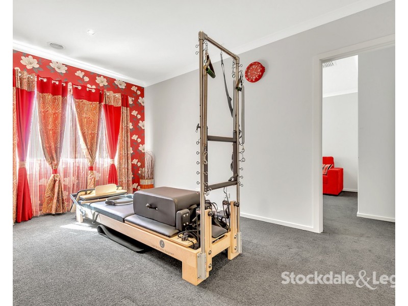 33 Thorngrove Avenue, Craigieburn VIC 3064