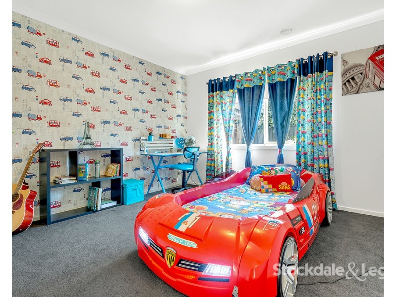 33 Thorngrove Avenue, Craigieburn VIC 3064