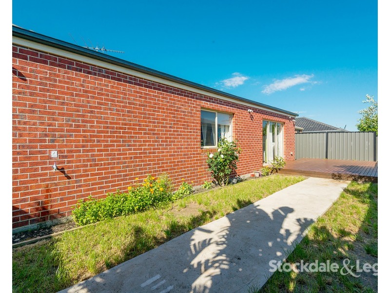 33 Thorngrove Avenue, Craigieburn VIC 3064