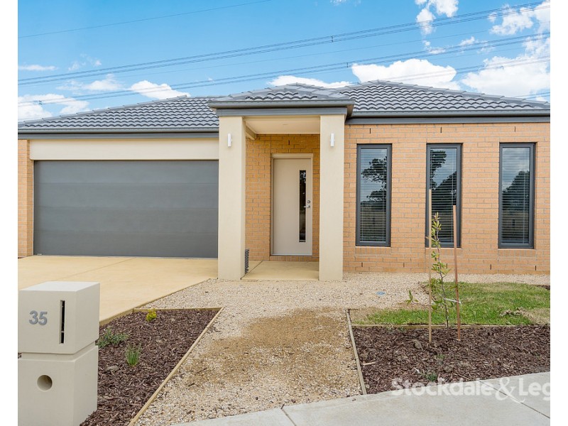 35 Lokeport Parkway, Mickleham VIC 3064
