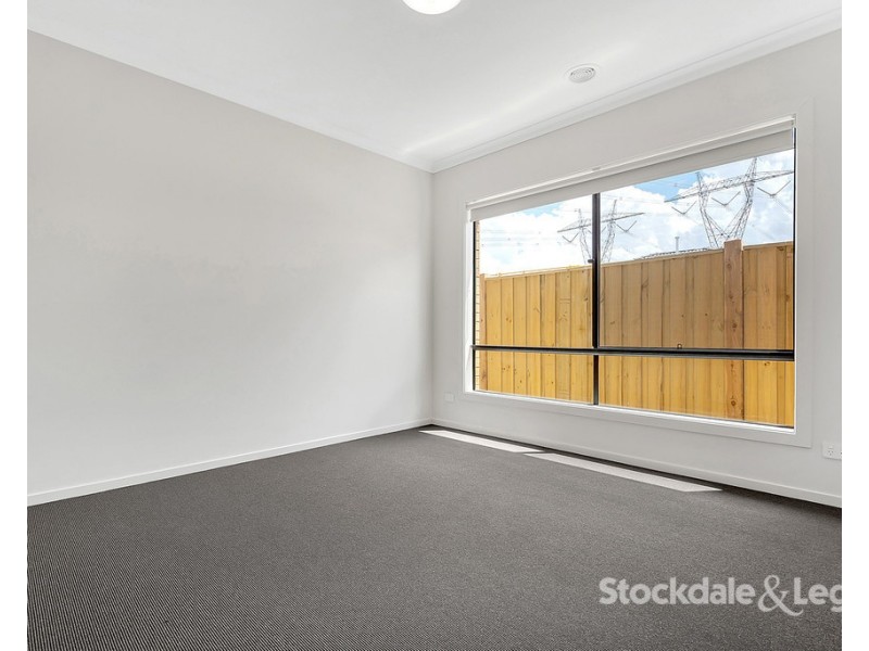 35 Lokeport Parkway, Mickleham VIC 3064